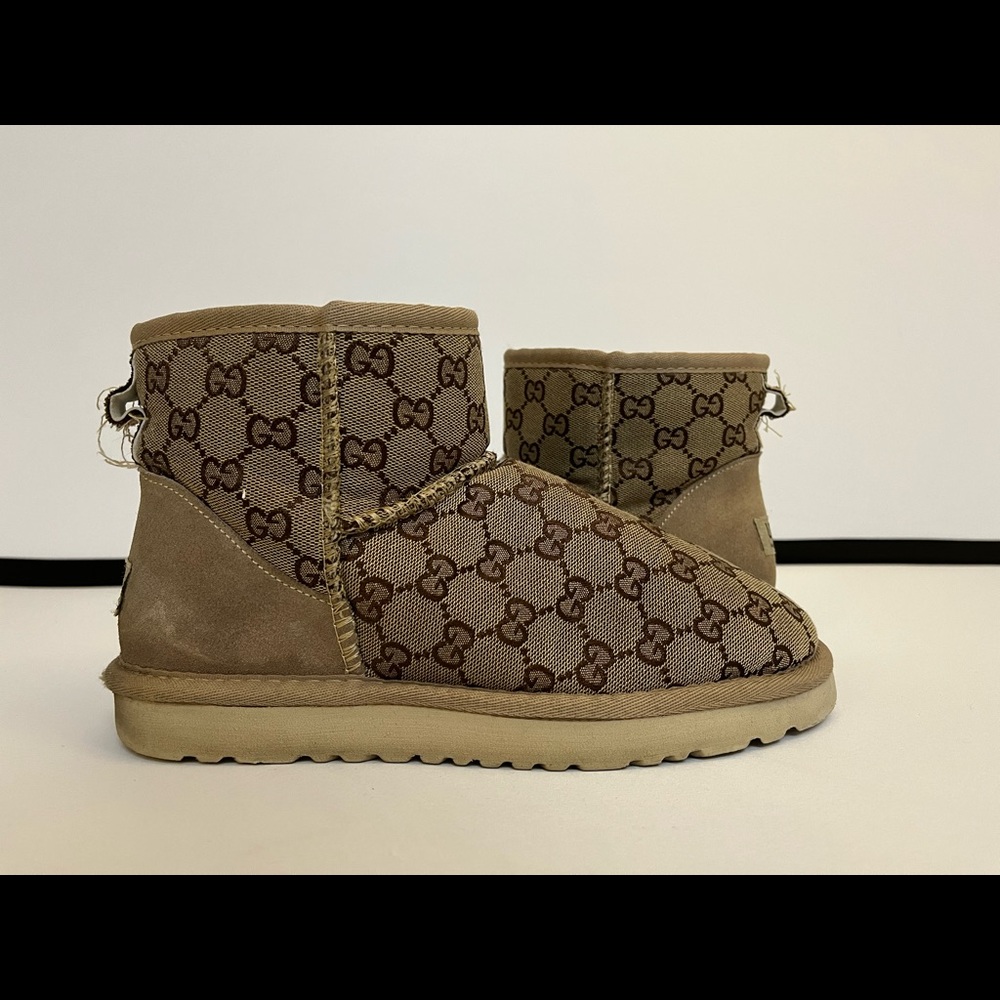 Rare Gucci GG Style woman’s Uggs boots Australia winter authentic 8 W